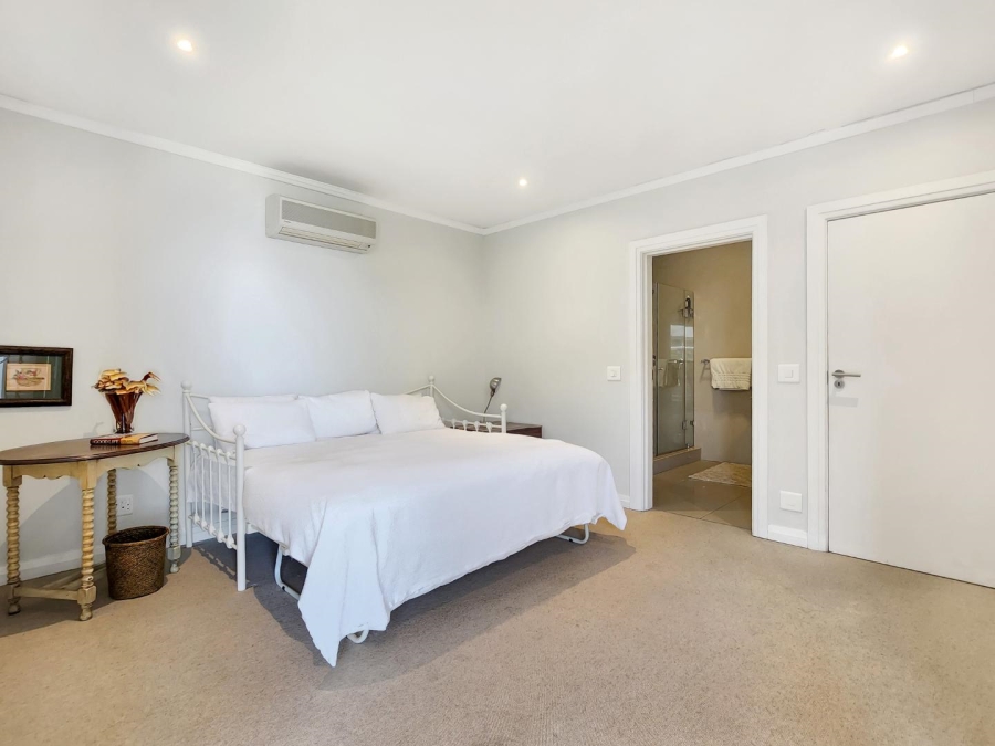 3 Bedroom Property for Sale in Mouille Point Western Cape